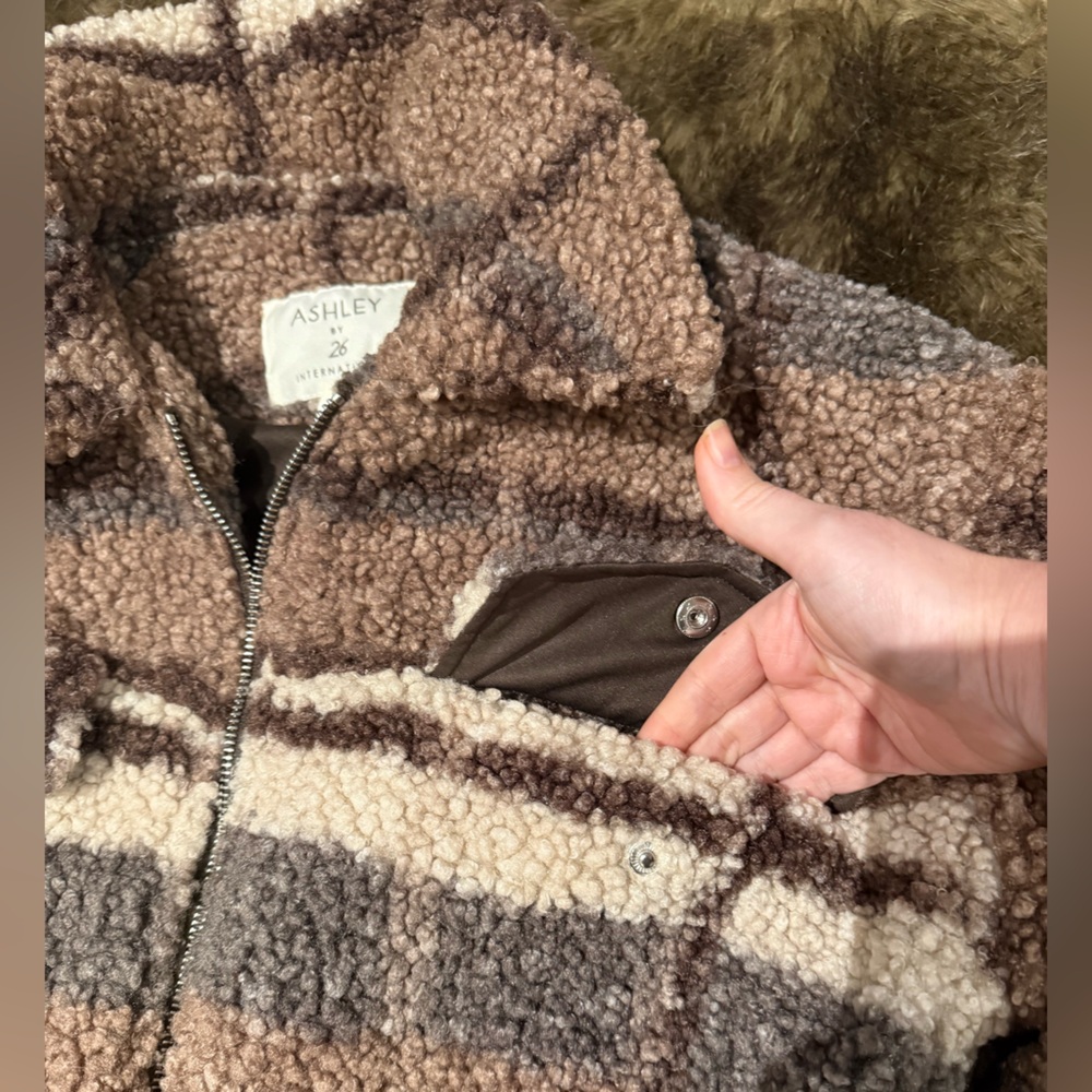 Ashley By 26 International Brown Sherpa Jacket - Picture 3 of 4